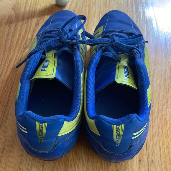 COPY - Blue and green Puma womens soccer cleats. Size 8 1/2. - Picture 3 of 3